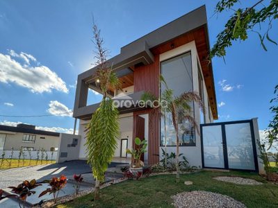 Sobrado, 3 quartos, 238 m² - Foto 1