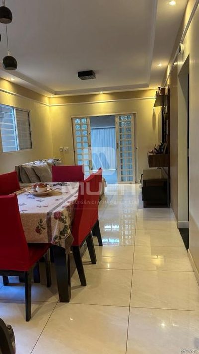 Casa, 3 quartos, 194 m² - Foto 4