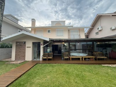 Casa, 4 quartos, 250 m² - Foto 1
