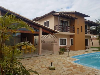 Casa, 4 quartos, 231 m² - Foto 1