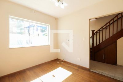 Casa, 3 quartos, 190 m² - Foto 1
