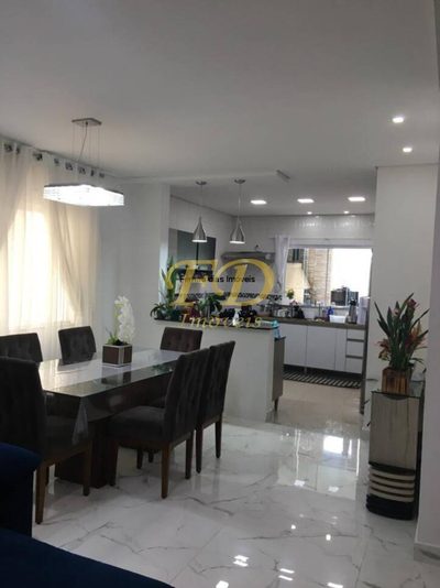 Casa, 4 quartos, 153 m² - Foto 1