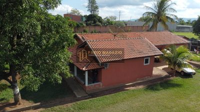 Sítio, 3 quartos, 2000 m² - Foto 1