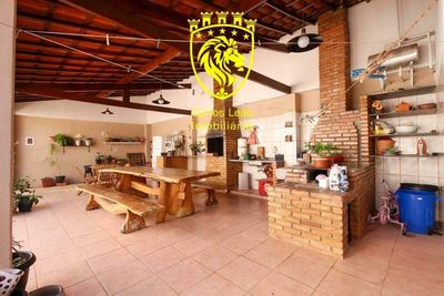 Casa, 5 quartos, 260 m² - Foto 1