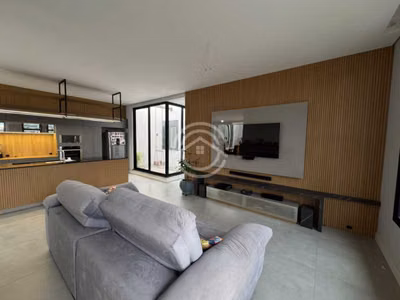 Casa, 3 quartos, 199 m² - Foto 1