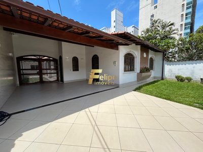 Casa, 3 quartos, 220 m² - Foto 1