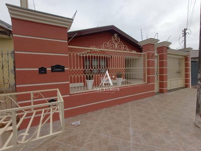 Casa, 4 quartos, 194 m² - Foto 1