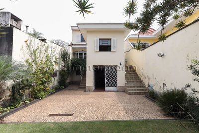 Casa, 3 quartos, 231 m² - Foto 1