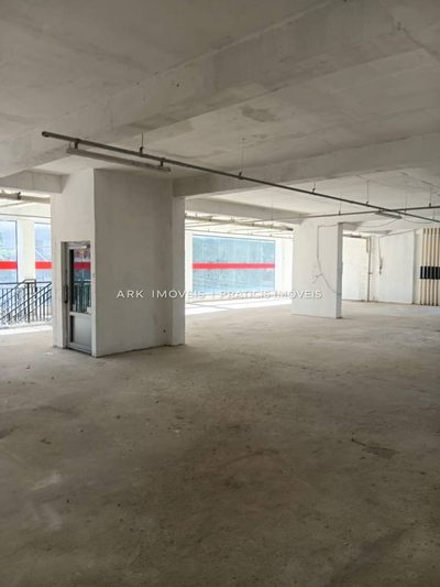 Loja-Salão, 596 m² - Foto 1
