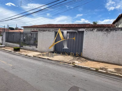 Casa, 6 quartos, 571 m² - Foto 1