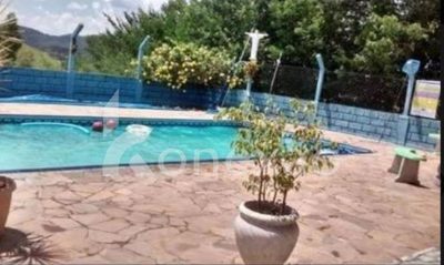 Chácara, 4 quartos, 250 m² - Foto 1
