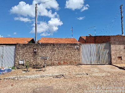 Casa, 2 quartos, 180 m² - Foto 1