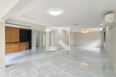 Apartamento, 3 quartos, 242 m² - Foto 1