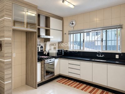 Casa, 3 quartos, 240 m² - Foto 2