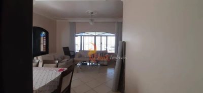 Casa, 3 quartos, 194 m² - Foto 2