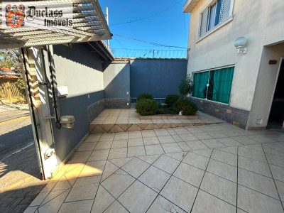 Sobrado, 5 quartos, 242 m² - Foto 1