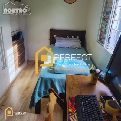 Casa, 5 quartos, 142 m² - Foto 3
