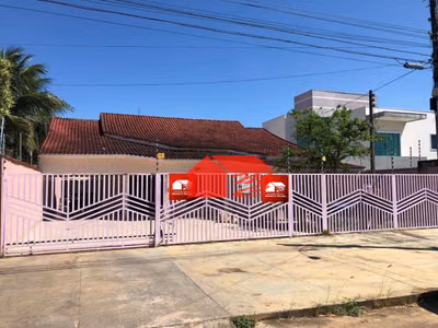 Casa, 3 quartos, 220 m² - Foto 1