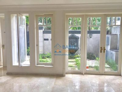 Sobrado, 3 quartos, 379 m² - Foto 1
