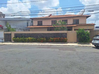 Casa, 4 quartos, 240 m² - Foto 1