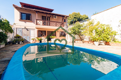 Casa, 5 quartos, 225 m² - Foto 1