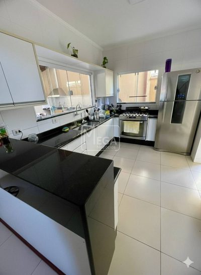 Casa, 4 quartos, 352 m² - Foto 3