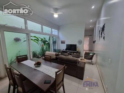 Casa, 3 quartos, 241 m² - Foto 3