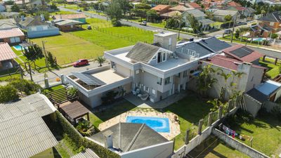 Sobrado, 4 quartos, 395 m² - Foto 1