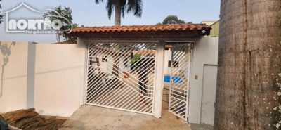 Casa, 4 quartos, 132 m² - Foto 1