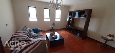 Casa, 3 quartos, 241 m² - Foto 2