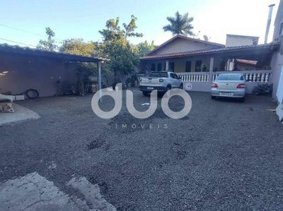 Casa, 3 quartos, 215 m² - Foto 1