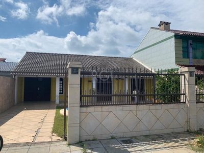 Casa, 4 quartos, 178 m² - Foto 1