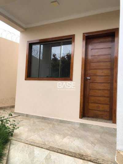 Casa, 3 quartos, 214 m² - Foto 1