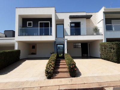 Sobrado, 3 quartos, 300 m² - Foto 1