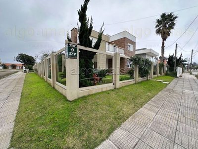 Sobrado, 5 quartos, 250 m² - Foto 2