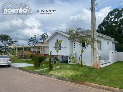 Casa, 6 quartos, 250 m² - Foto 2