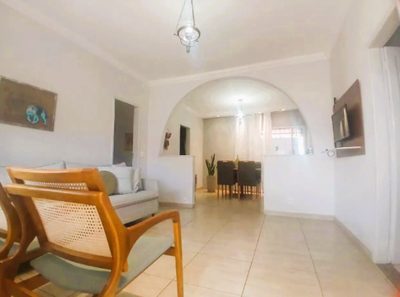 Casa, 3 quartos, 174 m² - Foto 1