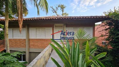 Casa, 3 quartos, 202 m² - Foto 1