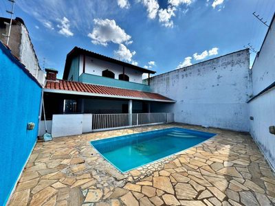 Casa, 2 quartos, 220 m² - Foto 1
