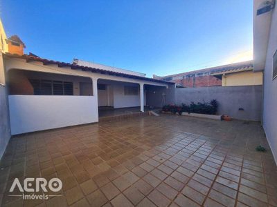 Casa, 3 quartos, 270 m² - Foto 1