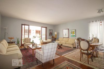Casa, 3 quartos, 256 m² - Foto 1