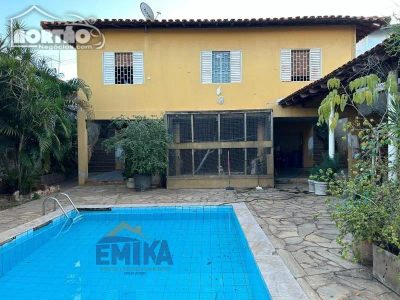 Casa, 3 quartos, 260 m² - Foto 1