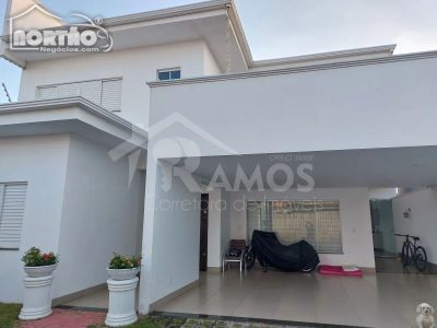 Casa, 3 quartos, 290 m² - Foto 2
