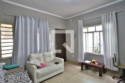 Casa, 3 quartos, 250 m² - Foto 1