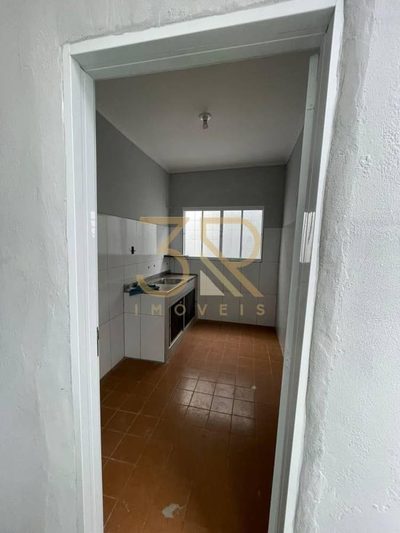Casa, 2 quartos, 200 m² - Foto 1