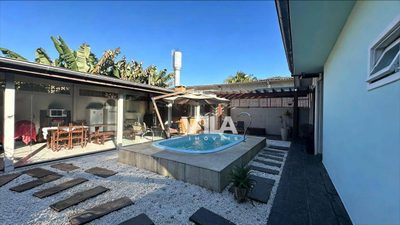 Casa, 3 quartos, 210 m² - Foto 1