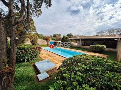 Chácara, 3 quartos, 1045 m² - Foto 1