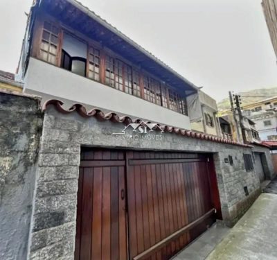 Casa, 5 quartos, 132 m² - Foto 1