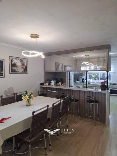 Sobrado, 3 quartos, 208 m² - Foto 1