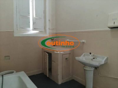Casa, 5 quartos, 169 m² - Foto 1